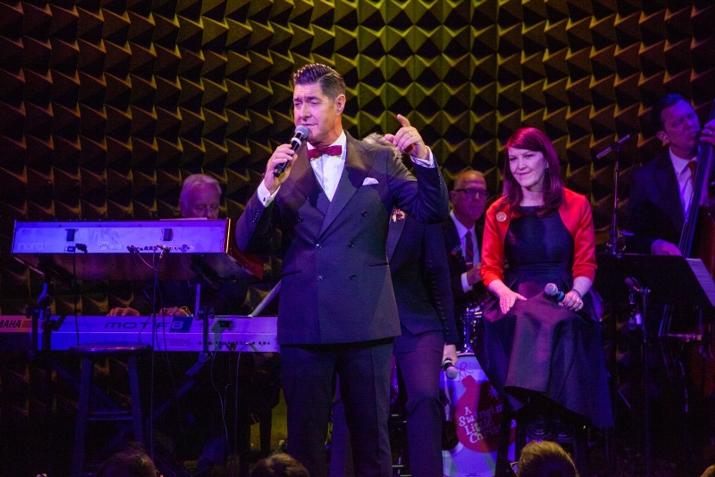 Review: JANE LYNCH & KATE FLANNERY Bring the Glee to Their Office Christmas Party In A SWINGIN' LITTLE CHRISTMAS at Joe's Pub  Image