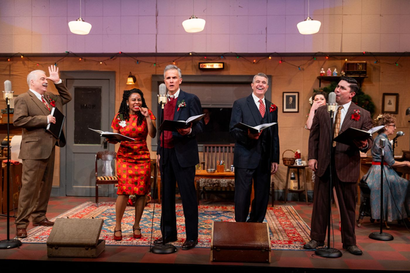 Photos: First Look at The Gamm Theatre's IT'S A WONDERFUL LIFE: A LIVE RADIO PLAY  Image