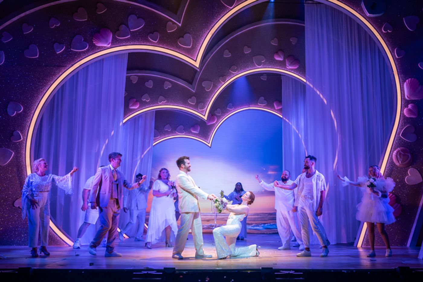 Photos/Video: First Look at the UK and Ireland Tour of I SHOULD BE SO LUCKY  Image