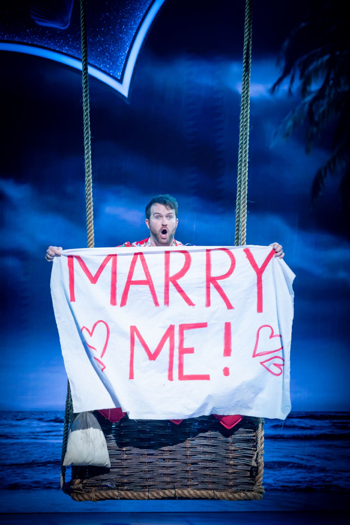 Photos/Video: First Look at the UK and Ireland Tour of I SHOULD BE SO LUCKY  Image
