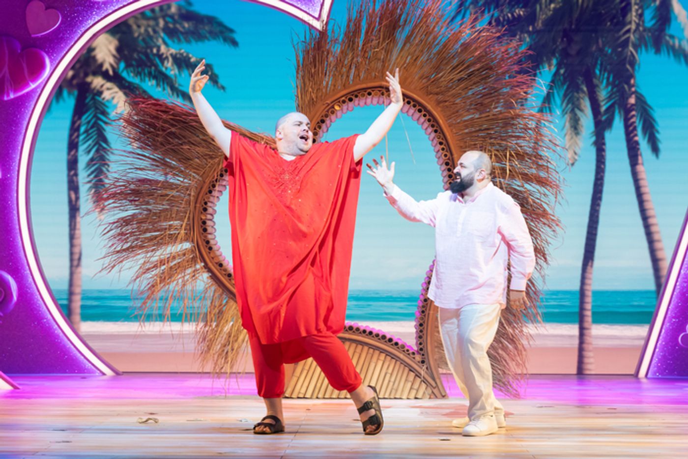 Photos/Video: First Look at the UK and Ireland Tour of I SHOULD BE SO LUCKY  Image