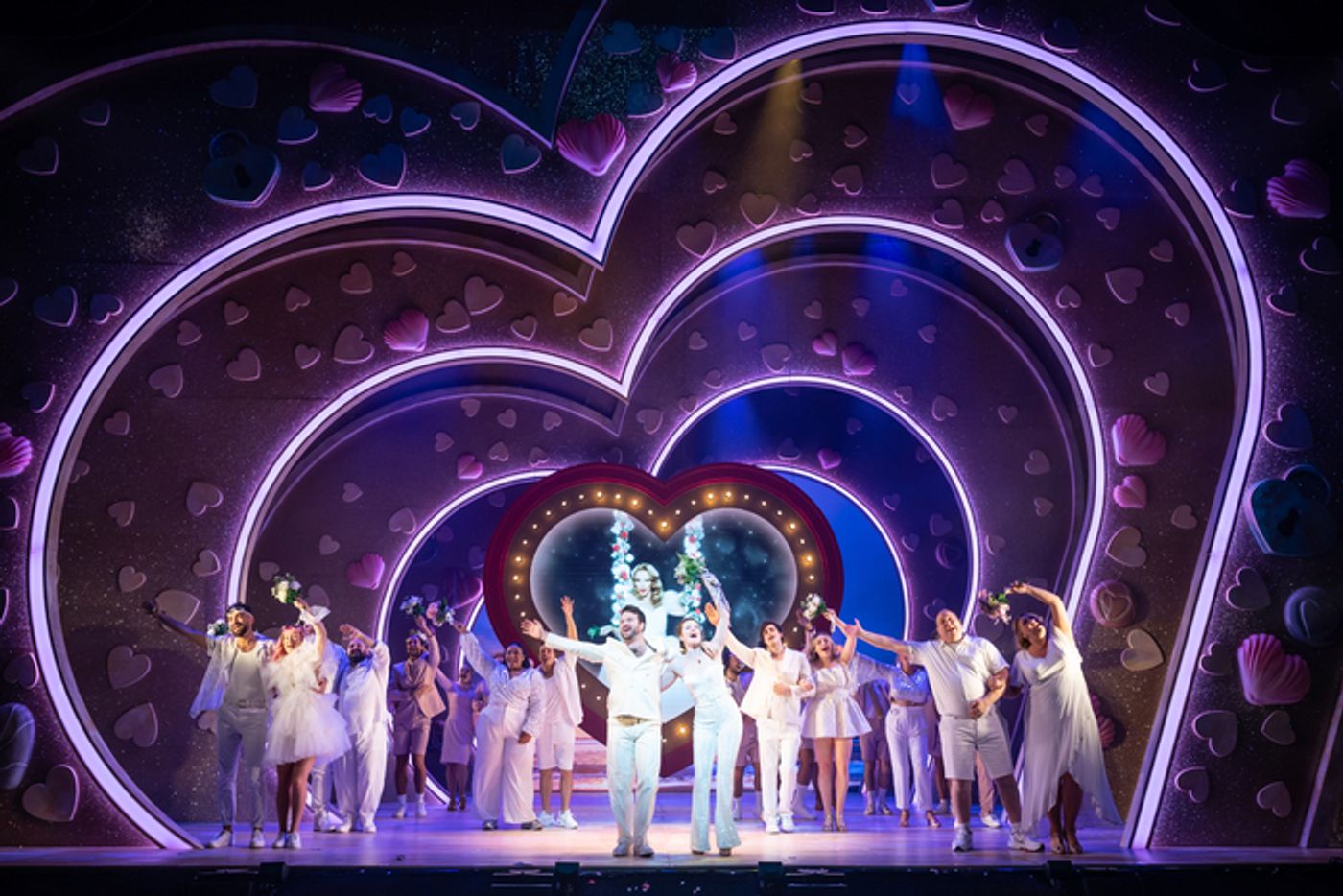 Photos/Video: First Look at the UK and Ireland Tour of I SHOULD BE SO LUCKY  Image