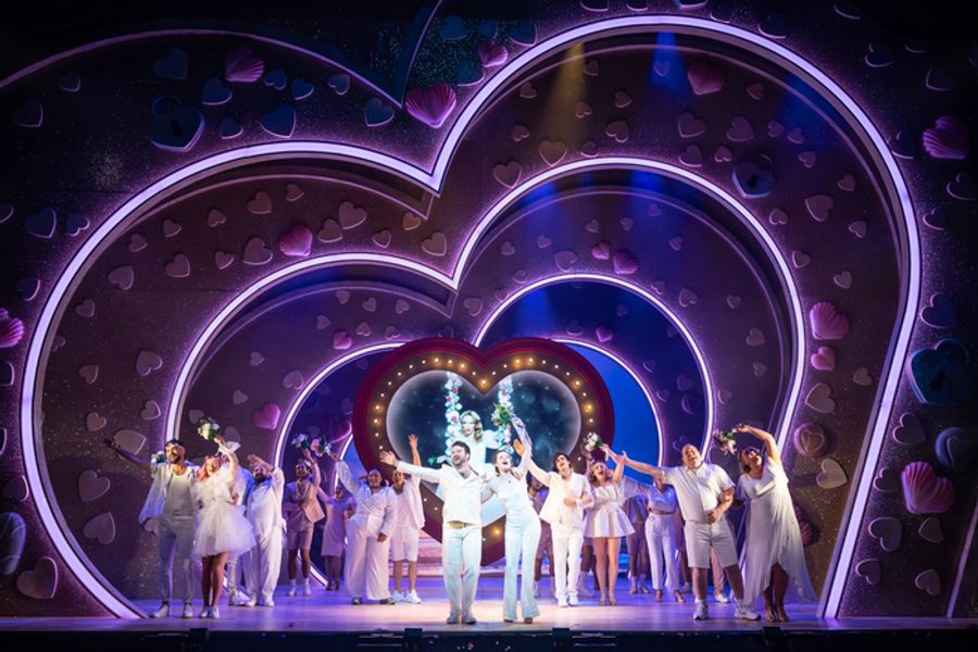 Photos/Video: First Look at the UK and Ireland Tour of I SHOULD BE SO LUCKY Image