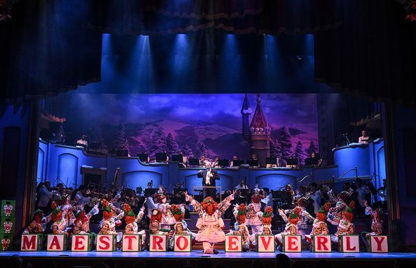 Photos: MOIPEI Returns to AES Indiana Yuletide Celebration  Image