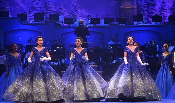 Photos: MOIPEI Returns to AES Indiana Yuletide Celebration  Image