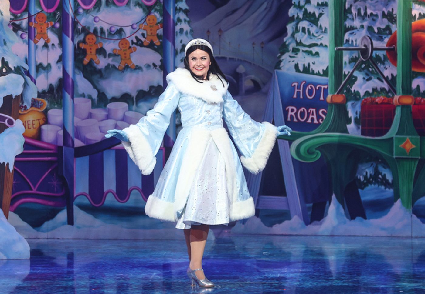 Photos: Get a First Look at SNOW WHITE AND THE SEVEN DWARFS at Southampton's Mayflower Theatre Photos: Get a First Look at SNOW WHITE AND THE SEVEN DWARFS at Southampton's Mayflower Theatre Image