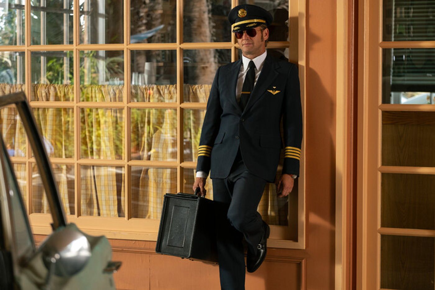 Photos: First Look at Carol Burnett, Ricky Martin & More in Apple's PALM ROYALE Series  Image