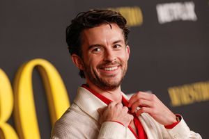 Jonathan Bailey Photo