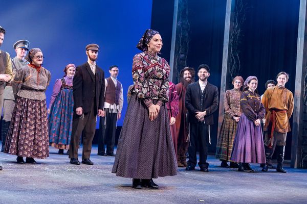 Jill Abramovitz as Golde with the company Photo