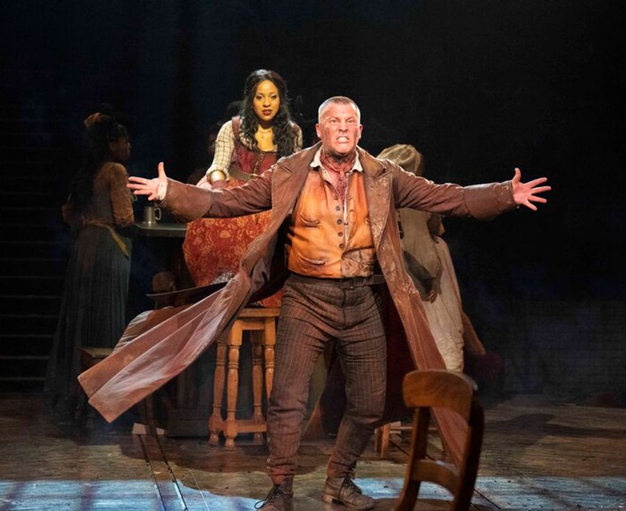 Video/Photos: First Look At OLIVER! At Leeds Playhouse Image