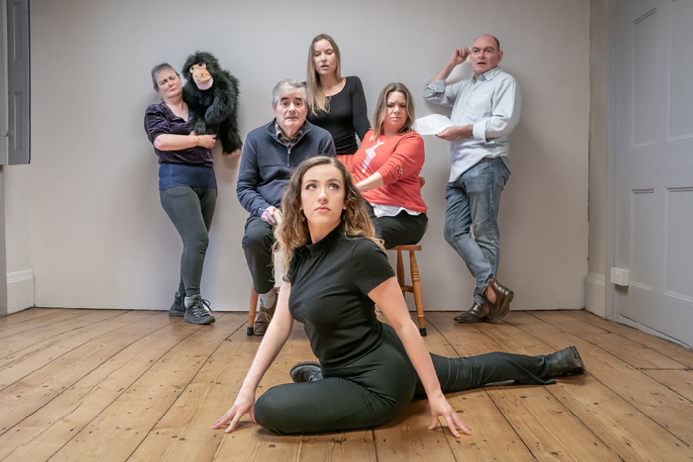 Photos: First Look at Strut & Fret's LOOK BEHIND YOU at Theatre at the Tabard  Image