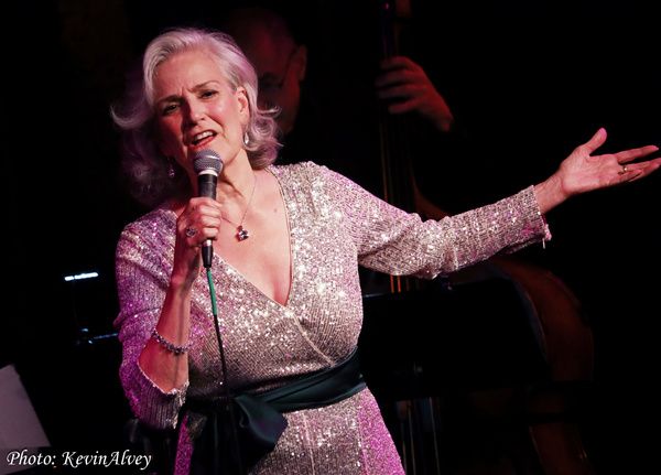 Photos: Karen Mason Celebrates Christmas at Birdland  Image