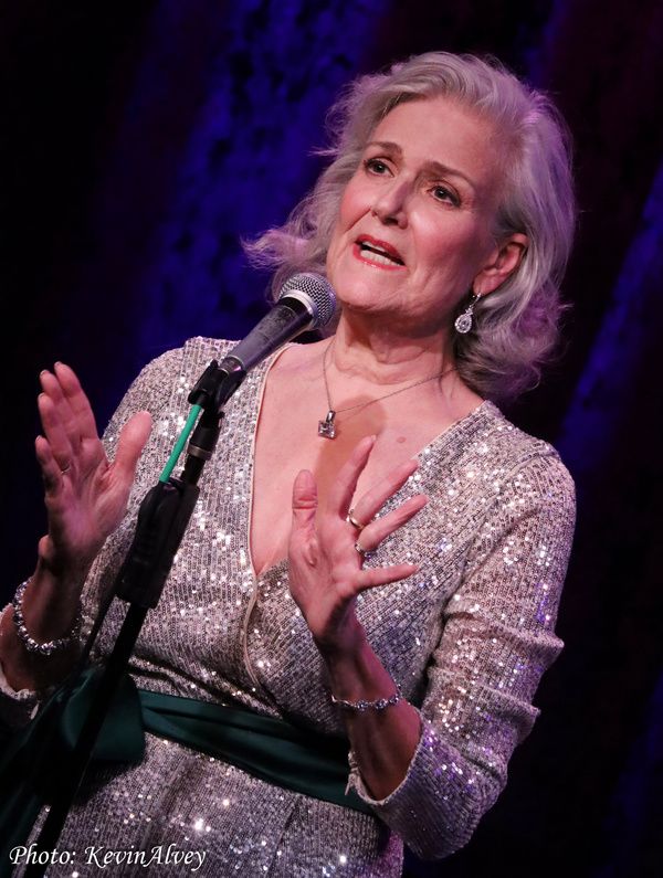 Photos: Karen Mason Celebrates Christmas at Birdland  Image