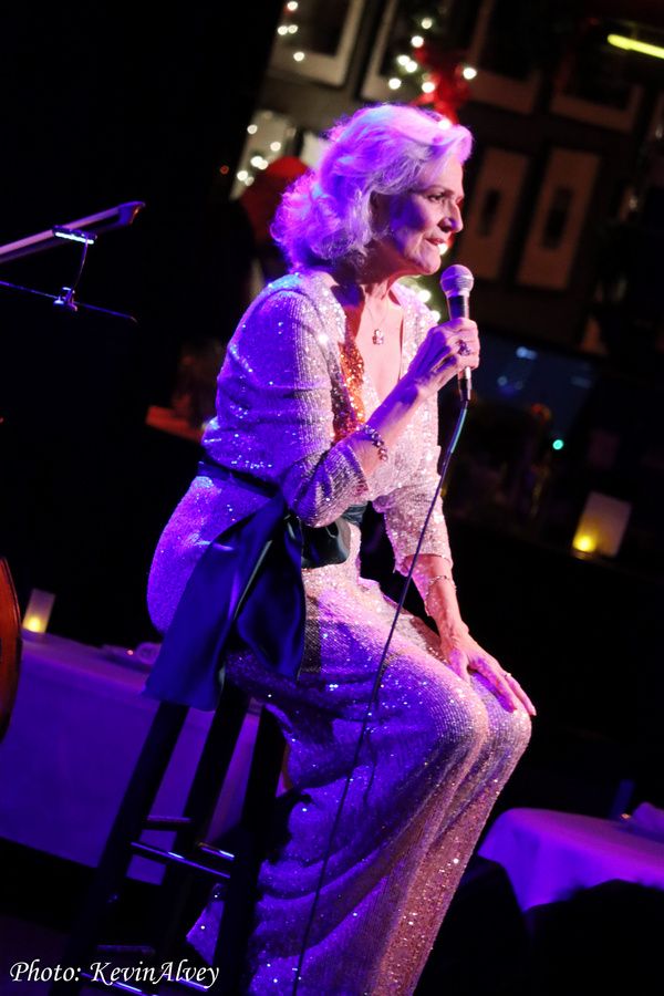 Photos: Karen Mason Celebrates Christmas at Birdland  Image