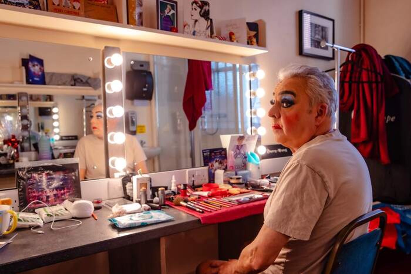 Photos: Behind The Scenes of Wolverhampton Grand's SNOW WHITE Panto  Image