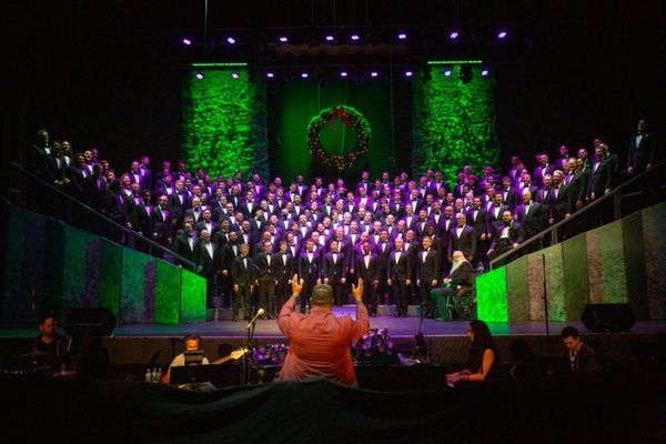 Photos: Gay Men's Chorus Of Los Angeles Preps For HOORAY FOR HOLIDAYS Concert  Image