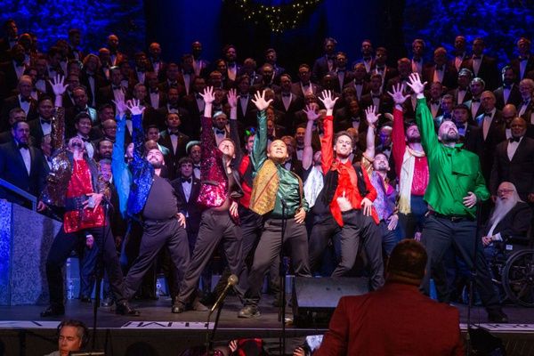 Photos: Gay Men's Chorus Of Los Angeles Preps For HOORAY FOR HOLIDAYS Concert  Image