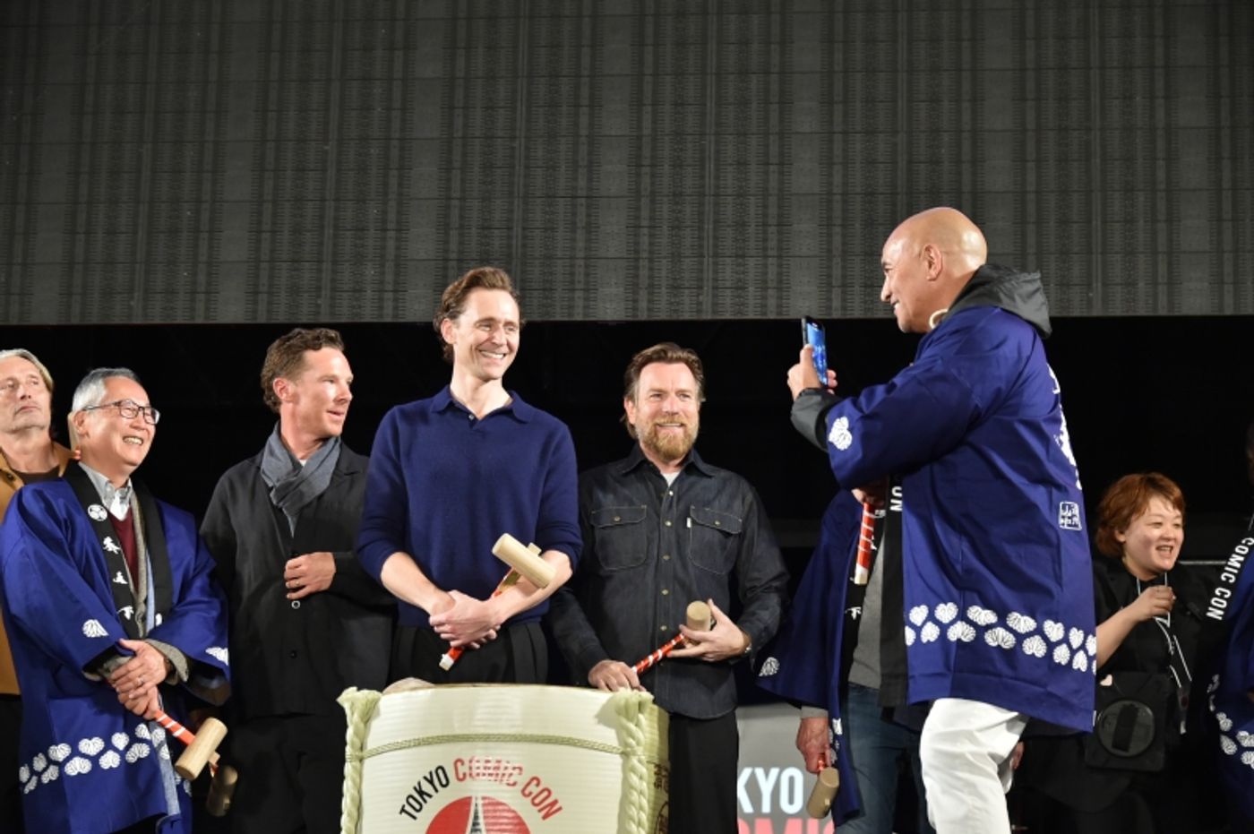 特集: 来日スター10名勢揃い!東京コミコン 2023 オープニングセレモニー 特集: 来日スター10名勢揃い!東京コミコン 2023 オープニングセレモニー Image