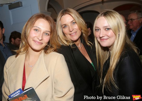 Dakota Fanning and Family  Photo