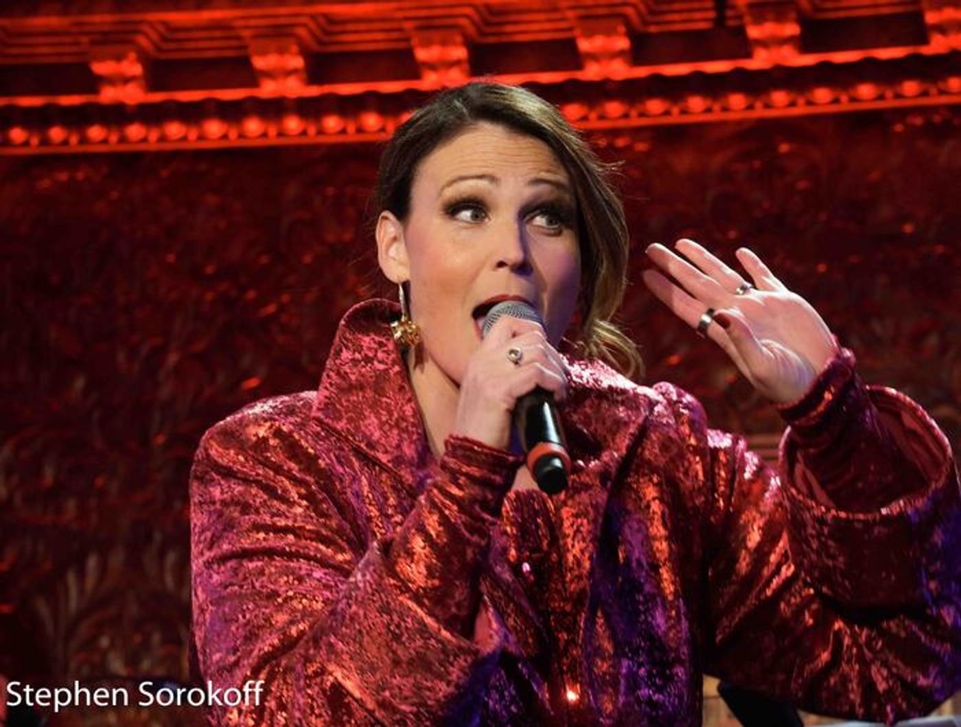 Photos: Lisa Howard Brings Her Holiday Special to 54 Below  Image
