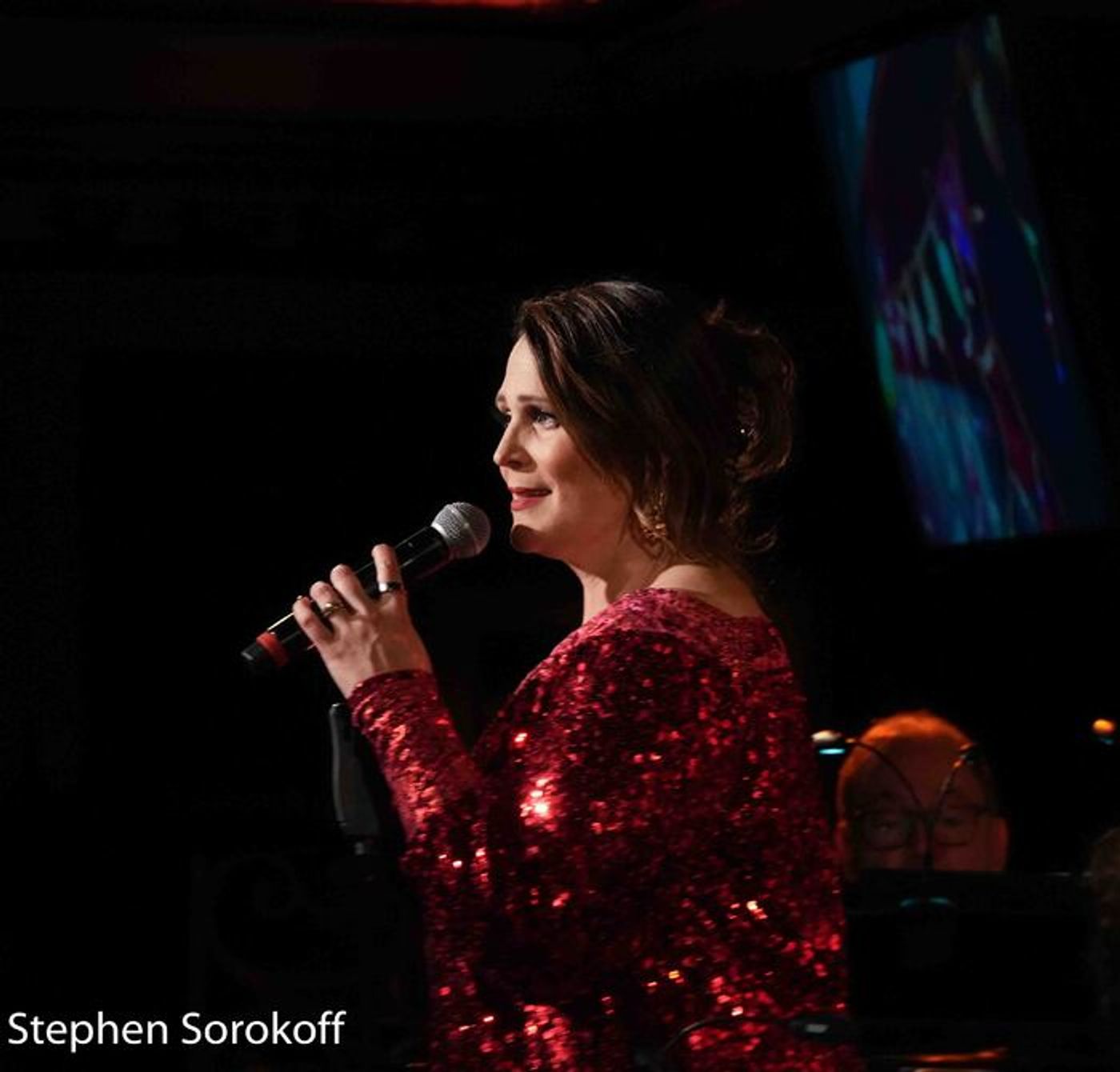 Photos: Lisa Howard Brings Her Holiday Special to 54 Below  Image