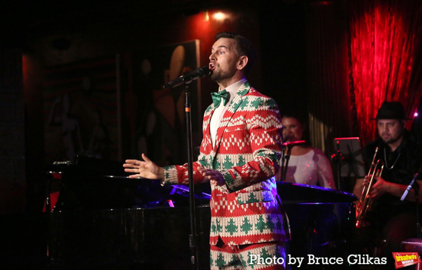 Photos: Go Inside Daniel Reichard's MR. CHRISTMAS: A Holiday Celebration at The Cutting Room  Image