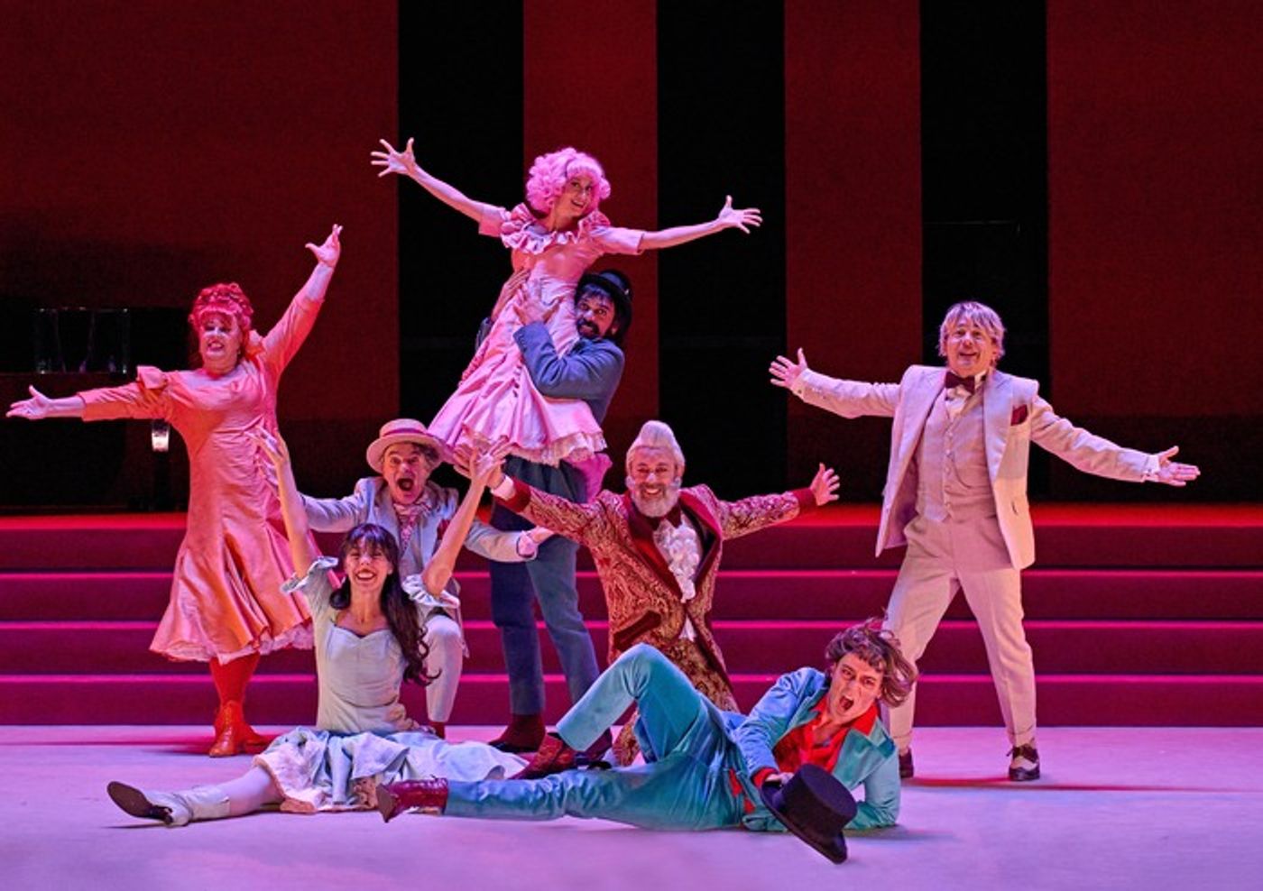 Photos: Hoy se estrena LOS BUFOS MADRILEÑOS en el Teatro de la Comedia Photos: Hoy se estrena LOS BUFOS MADRILEÑOS en el Teatro de la Comedia Image