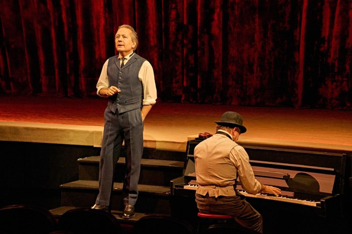 Photos: Hoy se estrena LOS BUFOS MADRILEÑOS en el Teatro de la Comedia Photos: Hoy se estrena LOS BUFOS MADRILEÑOS en el Teatro de la Comedia Image