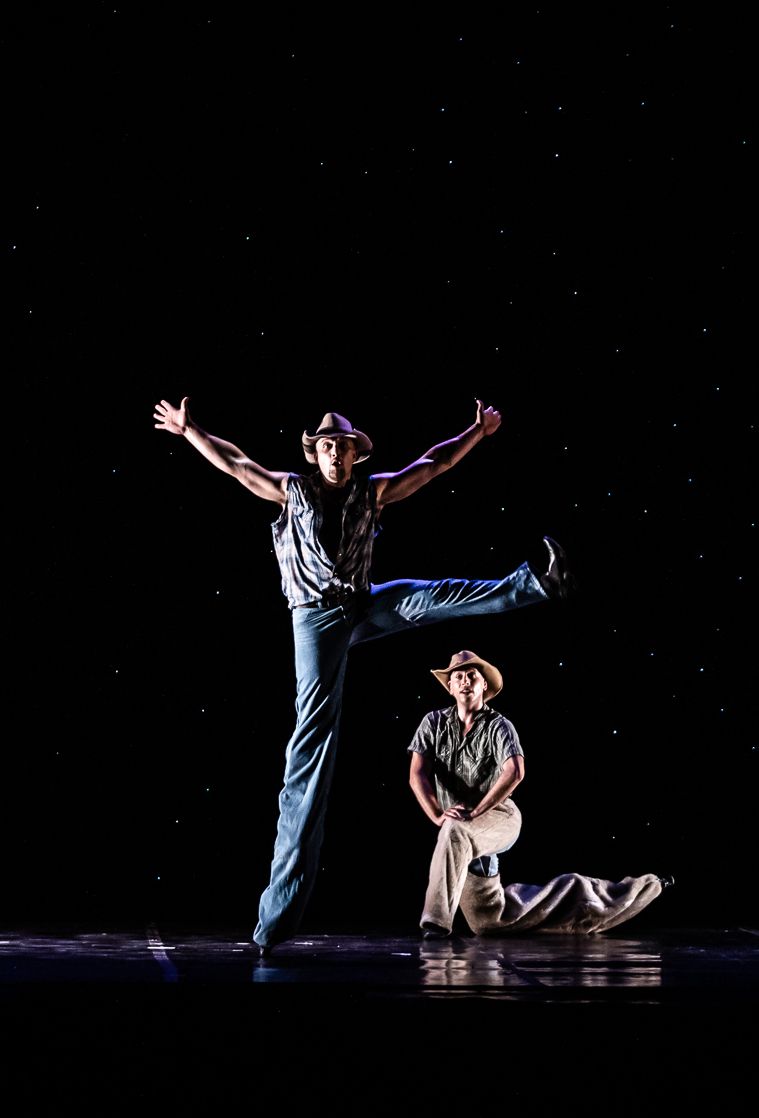 Review: MOMIX At The Joyce Theater Is A Spectacular Must-See Dance Event  Image