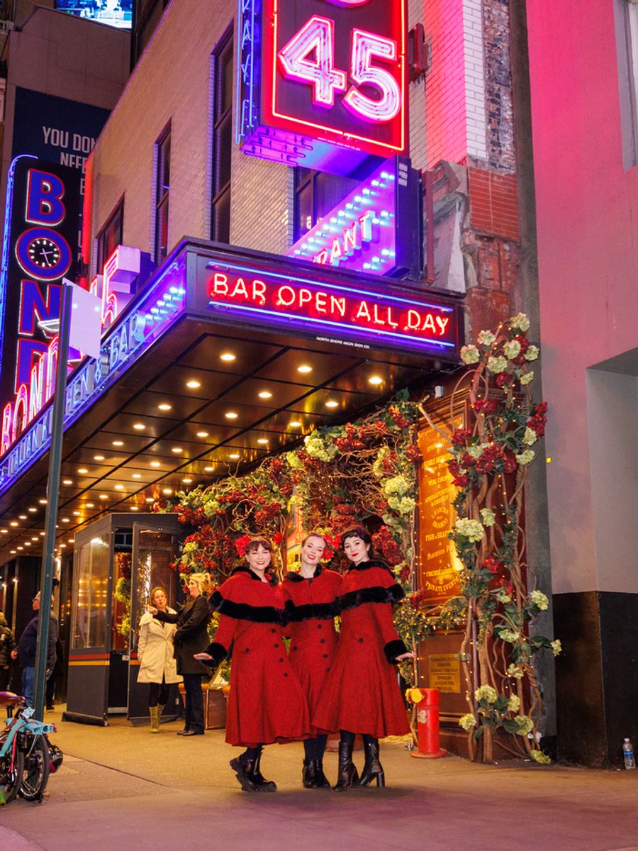Photos: The Satin Dollz Tour New York City Restaurants with Christmas Caroling Image