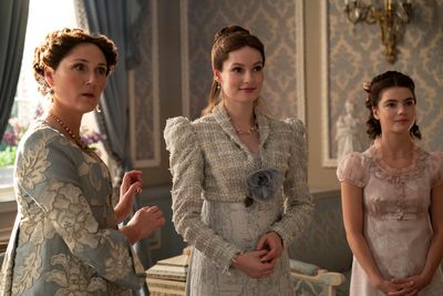 Ruth Gemmell as Lady Violet Bridgerton, Hannah Dodd as Francesca Bridgerton, Florence Photo