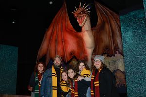 Dan Fogler, Betsy Kaplan, Zoe Kaplan, Shari Fogler, Edie Fogler and Franny Fogler  Photo