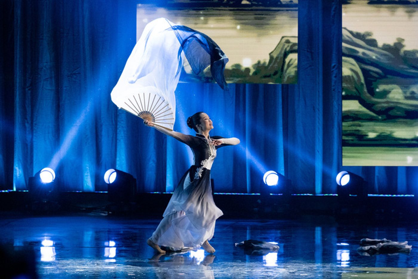 Photos: Go Inside 64th Annual L.A. County Holiday Celebration Photos: Go Inside 64th Annual L.A. County Holiday Celebration Image