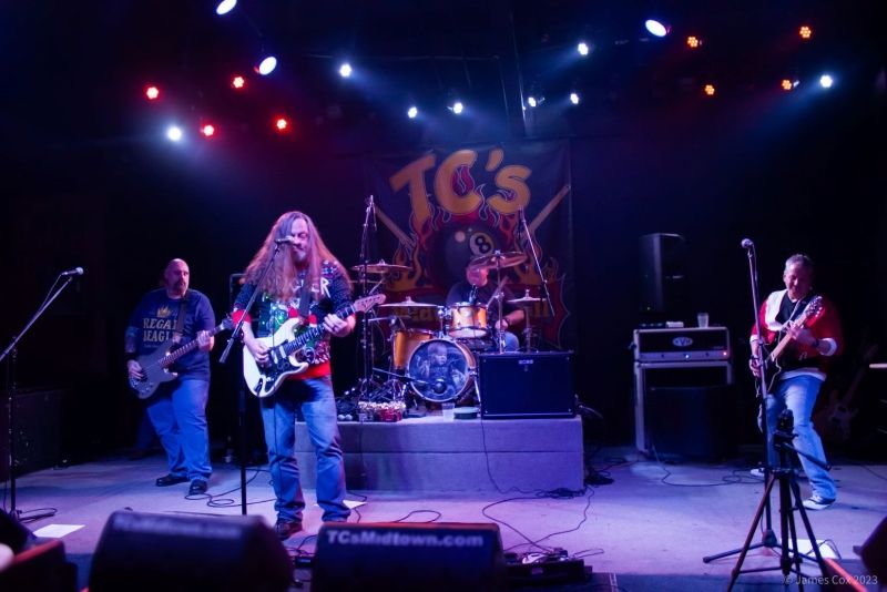 Review: RYAN AND SHARPE'S CHRISTMAS THINGY at TCs Midtown Grill  Image