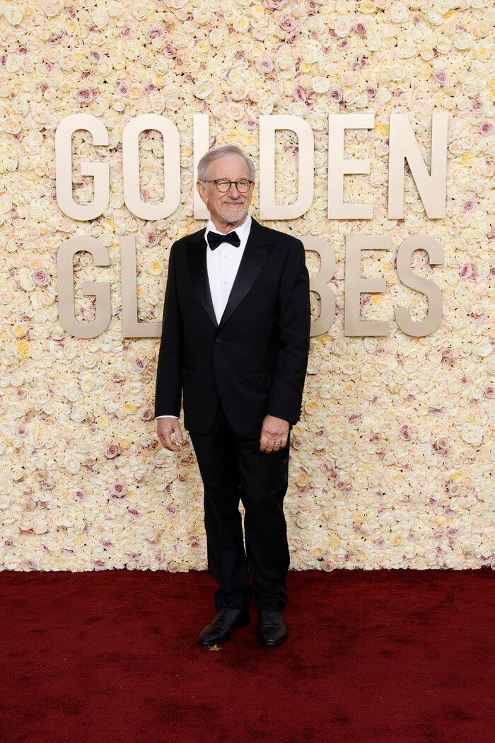 Photos: Inside the Golden Globes With Emma Stone, Taylor Swift & More — photo 48 of 125