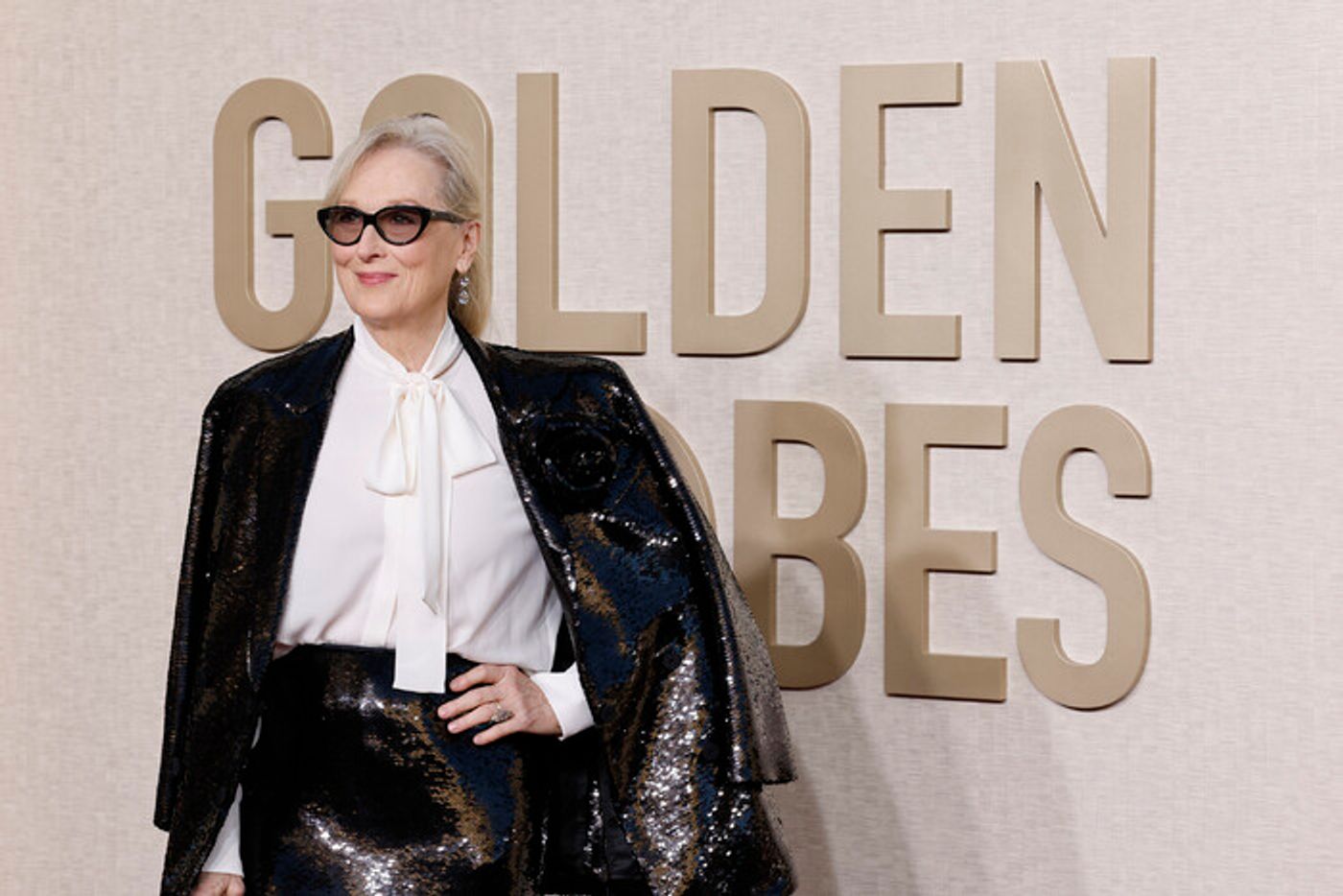 Photos: Inside the Golden Globes With Emma Stone, Taylor Swift & More  Image