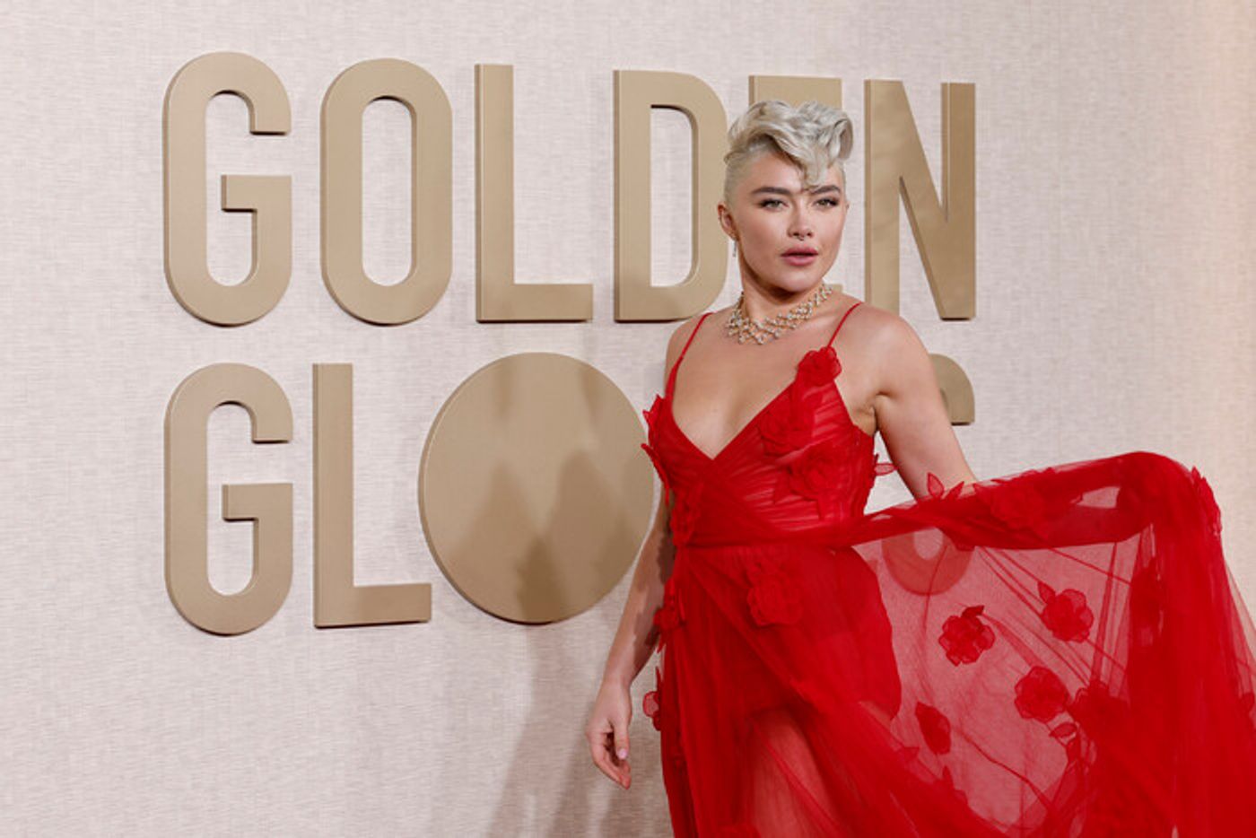 Photos: Inside the Golden Globes With Emma Stone, Taylor Swift & More  Image