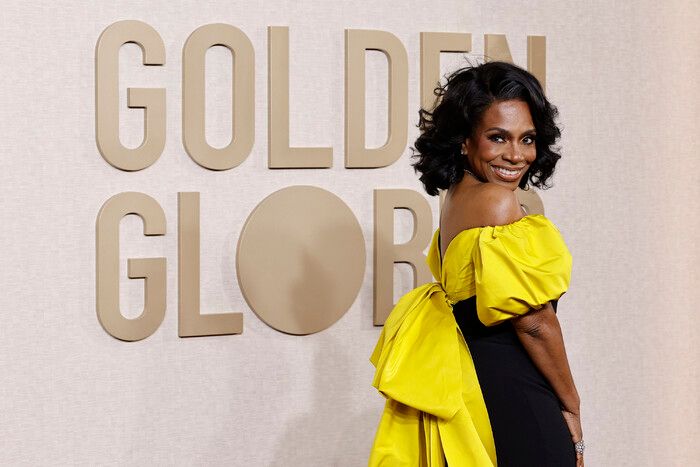 Photos: Inside the Golden Globes With Emma Stone, Taylor Swift & More — photo 44 of 125