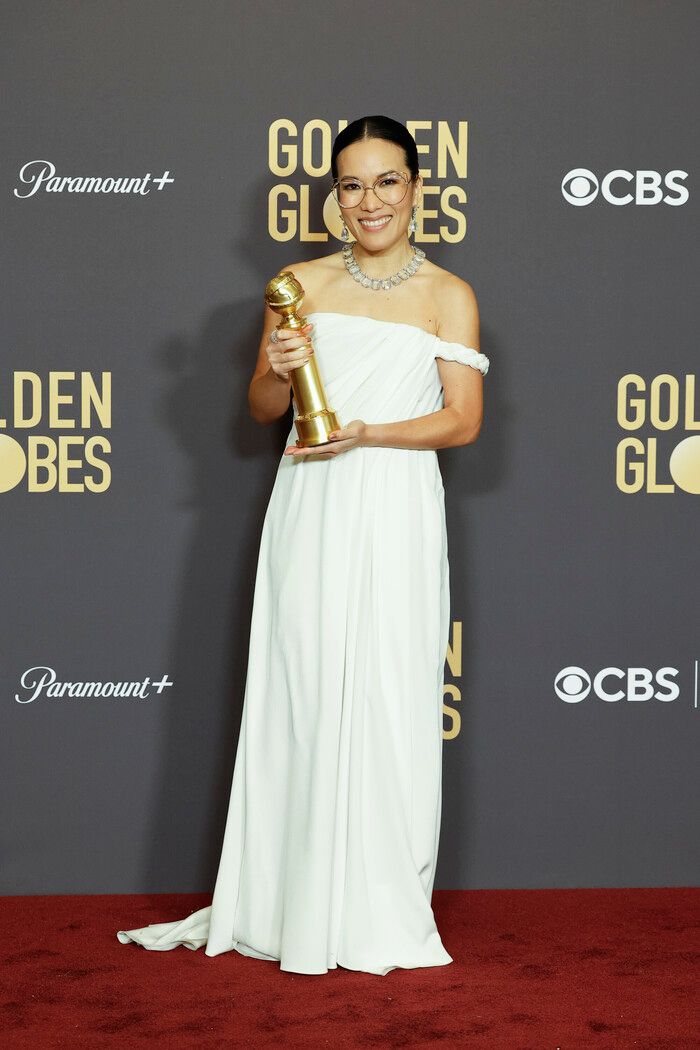 Photos: Inside the Golden Globes With Emma Stone, Taylor Swift & More — photo 29 of 125