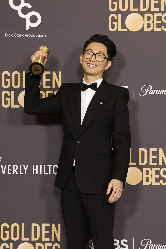 Photos: Inside the Golden Globes With Emma Stone, Taylor Swift & More — photo 25 of 125