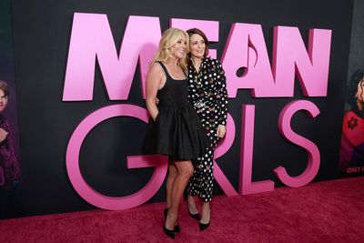 Jane Krakowski and Tina Fey Photo