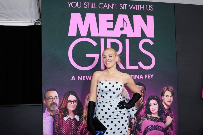 Photos: Inside the MEAN GIRLS Premiere With Tina Fey, Lindsay Lohan, Reneé Rapp & More — photo 49 of 60