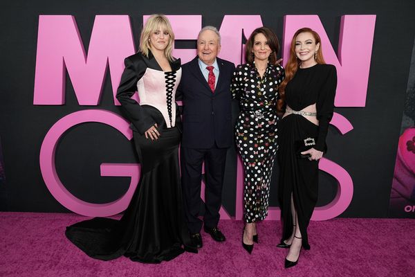 Reneé Rapp, Lorne Michaels, Tina Fey and Lindsay Lohan Photo