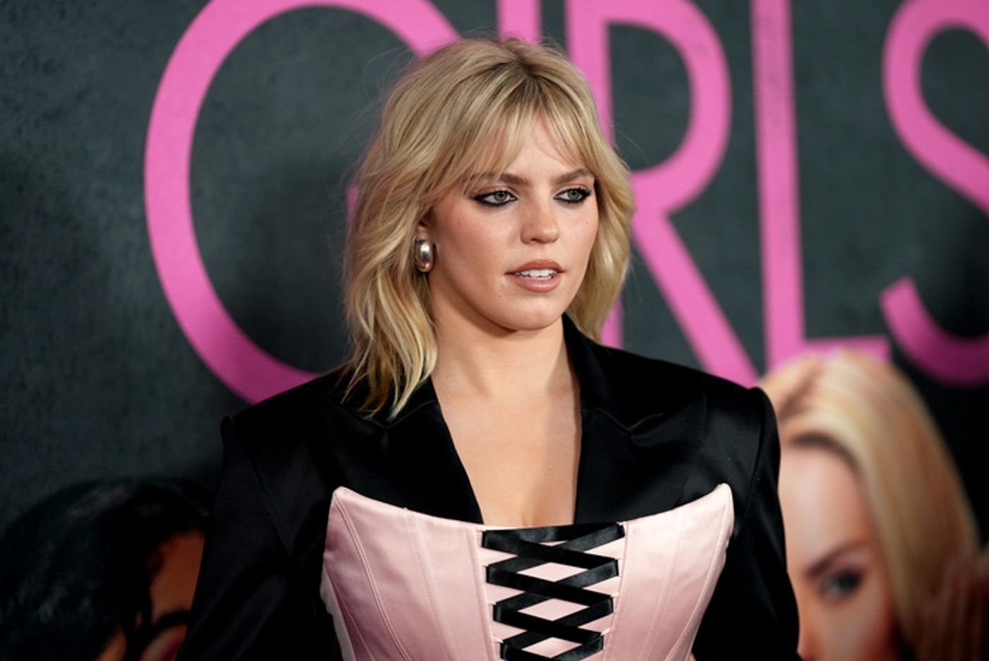 Photos: Inside the MEAN GIRLS Premiere With Tina Fey, Lindsay Lohan, Reneé Rapp & More  Image