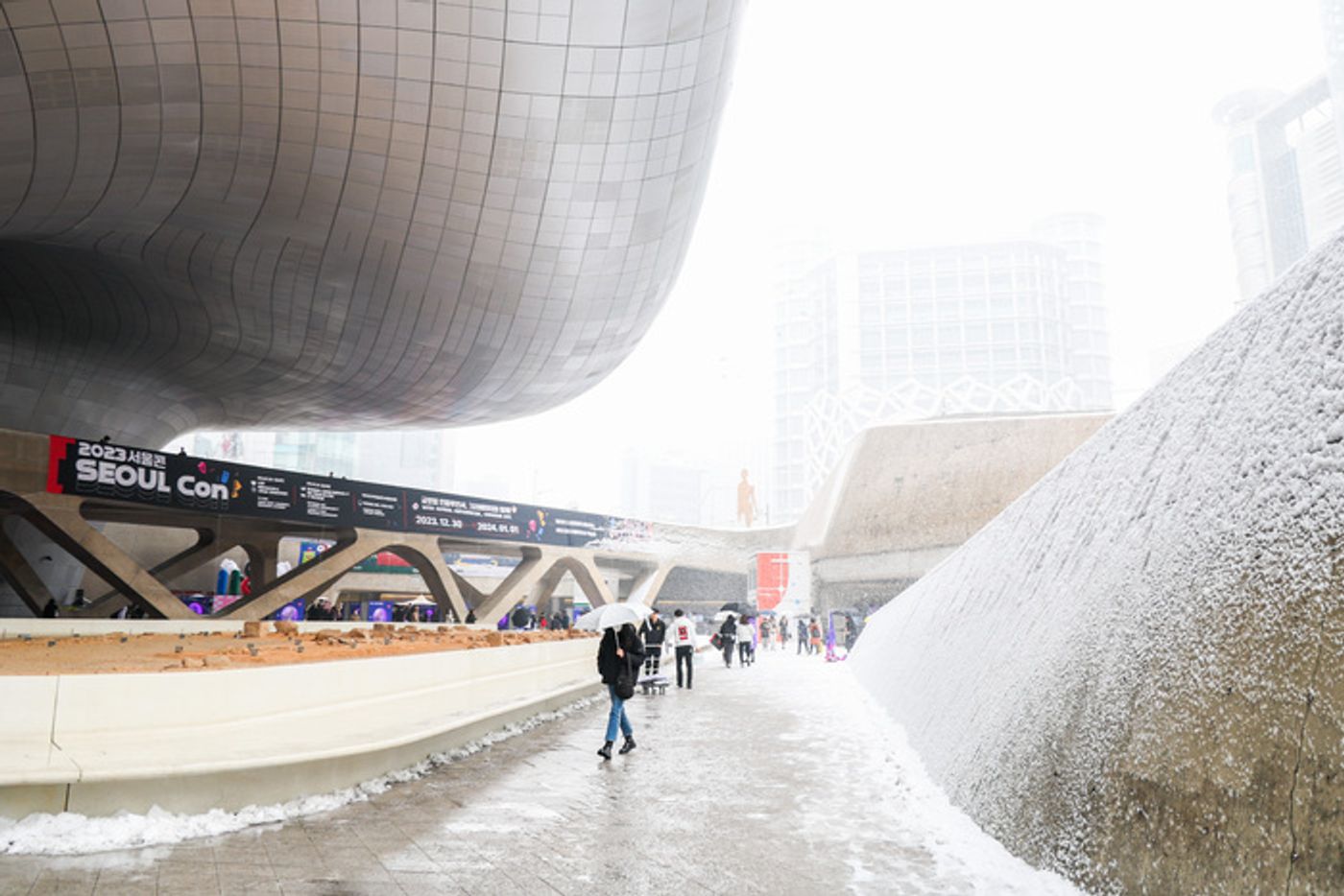 Photos: Jay Park, Chung Ha, and More Ring in the New Year at SEOULCon  Image