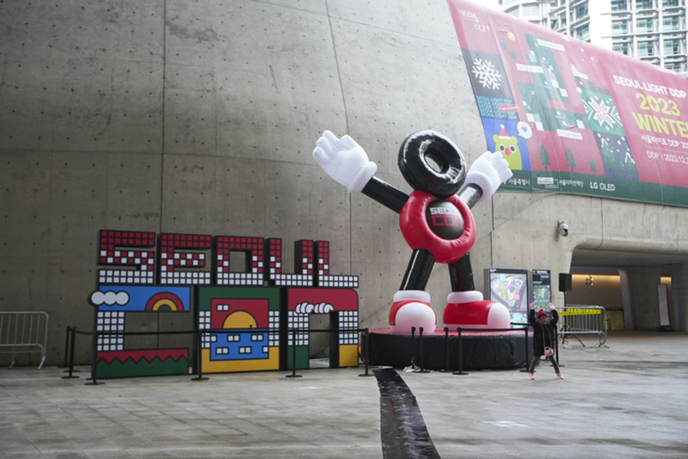 Photos: Jay Park, Chung Ha, and More Ring in the New Year at SEOULCon Photos: Jay Park, Chung Ha, and More Ring in the New Year at SEOULCon Image