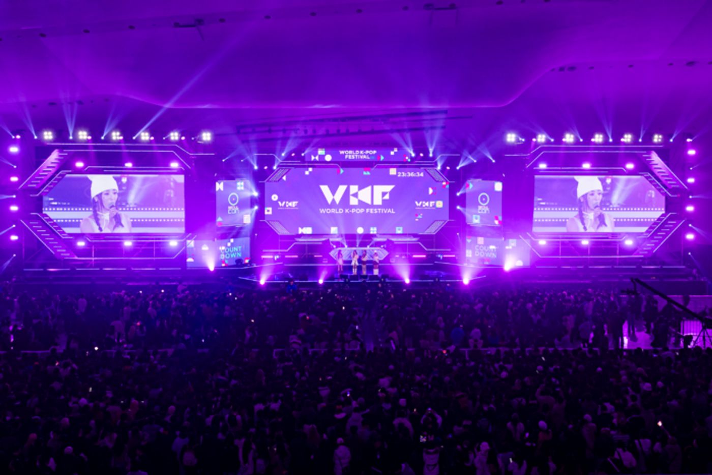 Photos: Jay Park, Chung Ha, and More Ring in the New Year at SEOULCon  Image