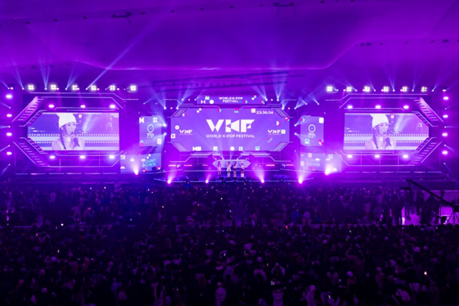 Photos: Jay Park, Chung Ha, and More Ring in the New Year at SEOULCon  Image