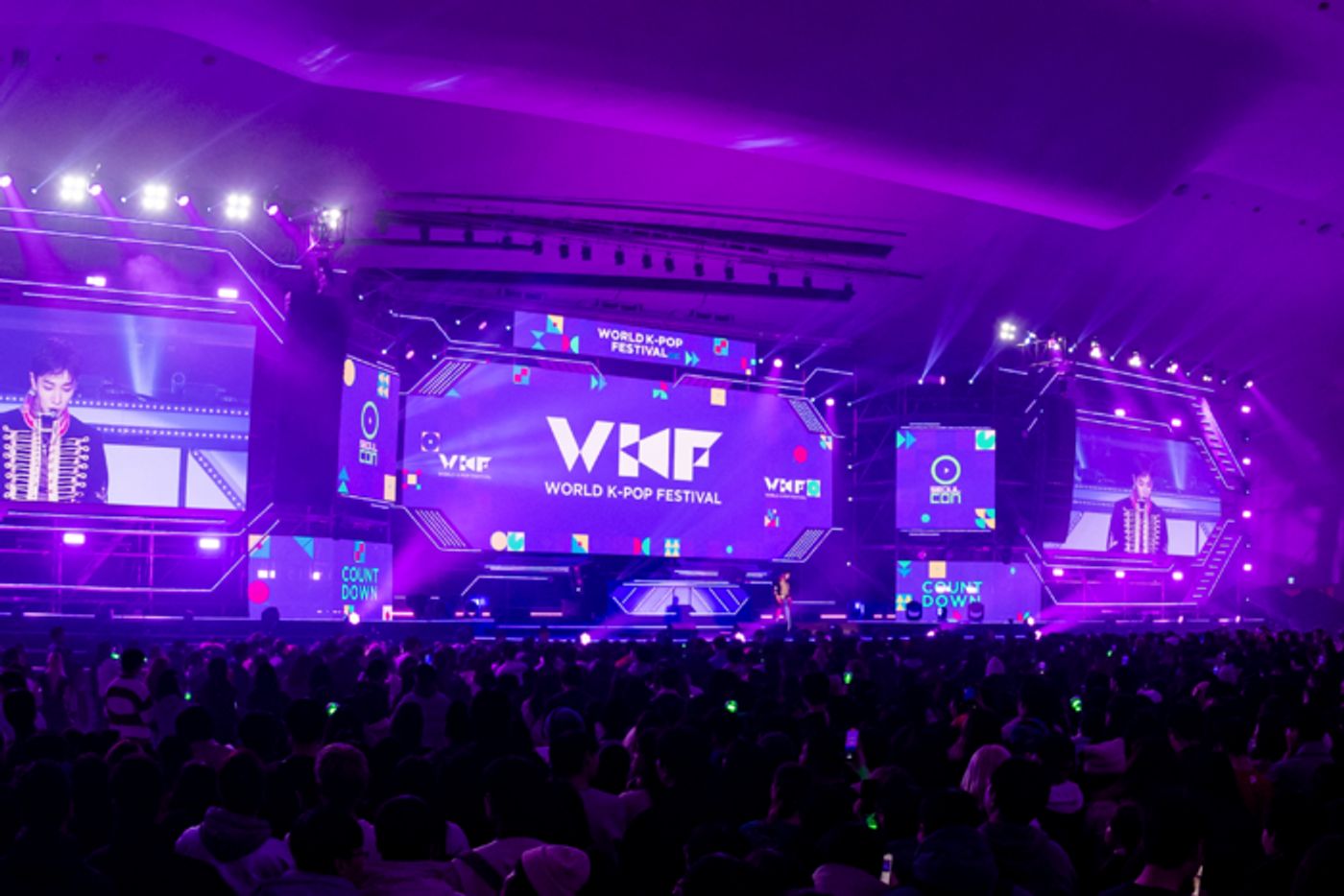 Photos: Jay Park, Chung Ha, and More Ring in the New Year at SEOULCon  Image