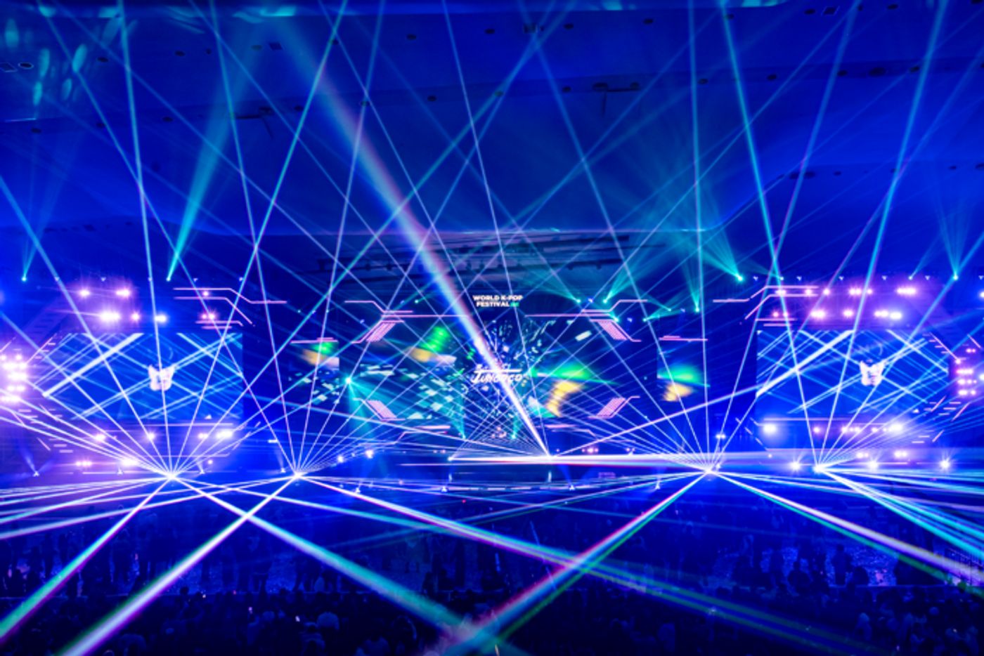 Photos: Jay Park, Chung Ha, and More Ring in the New Year at SEOULCon  Image